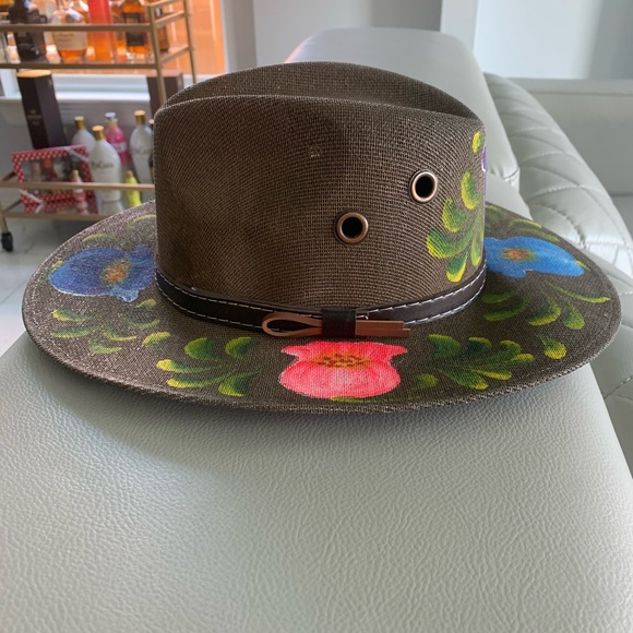 Only worn once - Picture 3 of 5